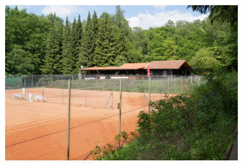 Tennisplatz Vereinsheim